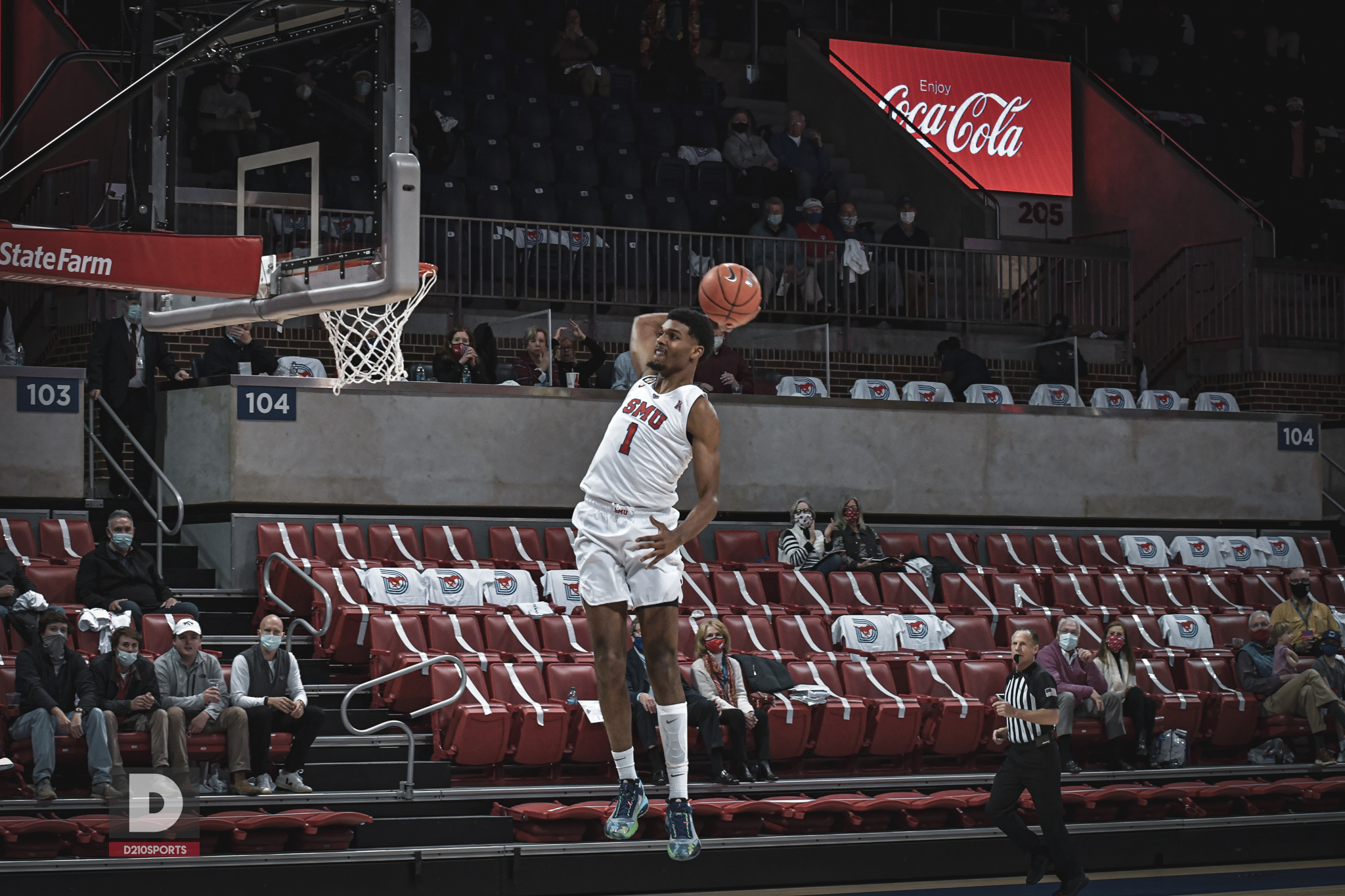 Feron Hunt 17 Points Leads SMU In Win Over Memphis D210SPORTS