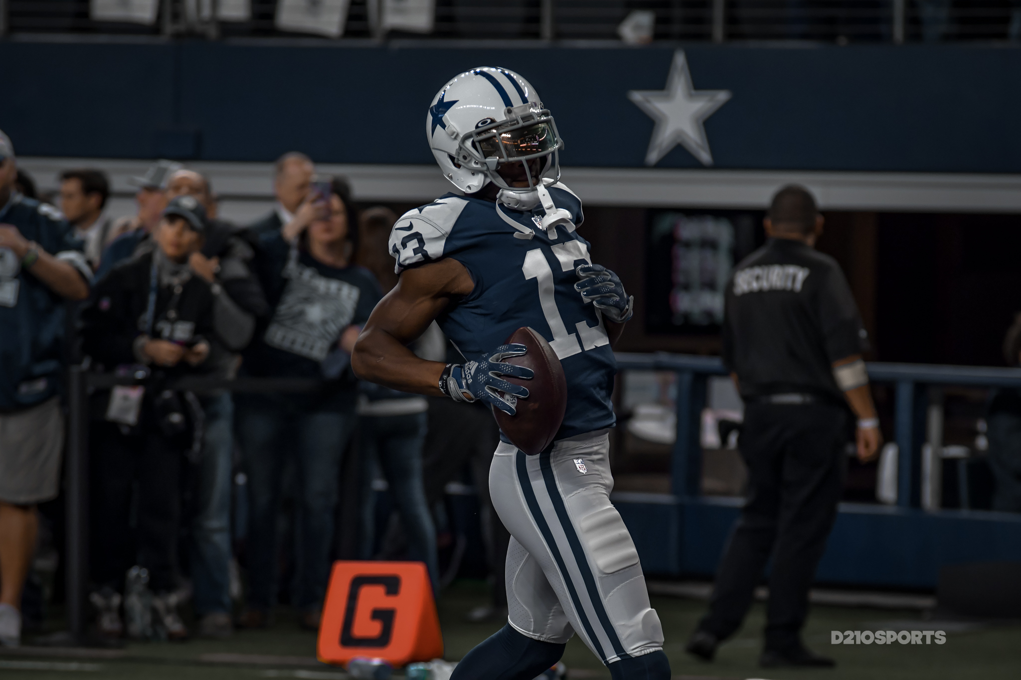 Dallas Cowboys Sweep the New York Giants 28-20 on Thanksgiving Day