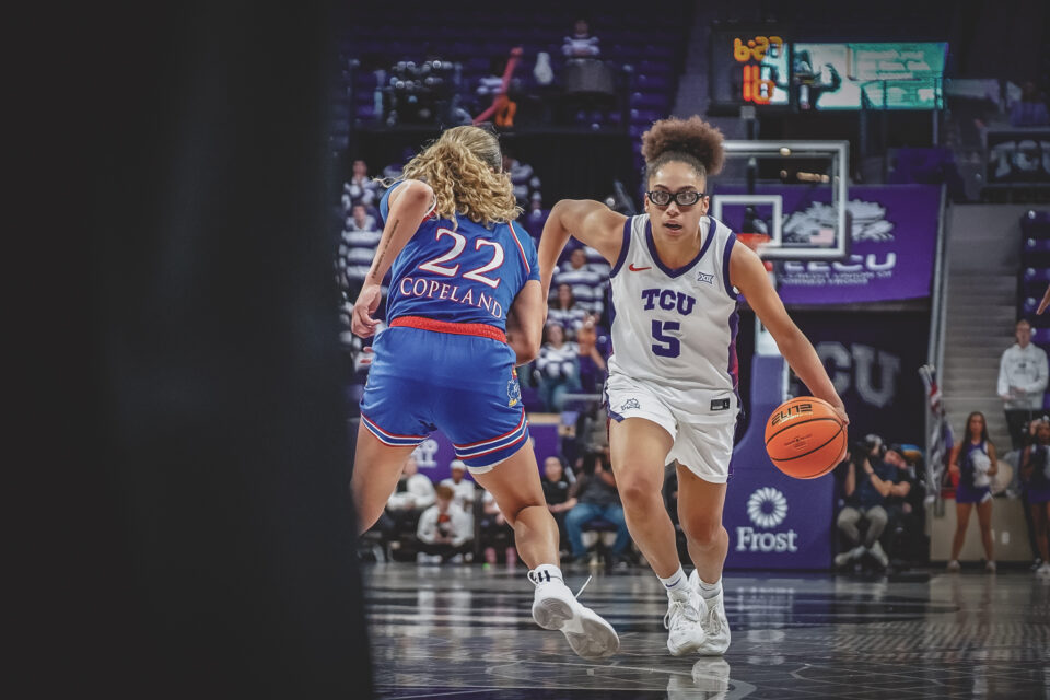 Photo By: D210SPORTS/Alexis Bernala