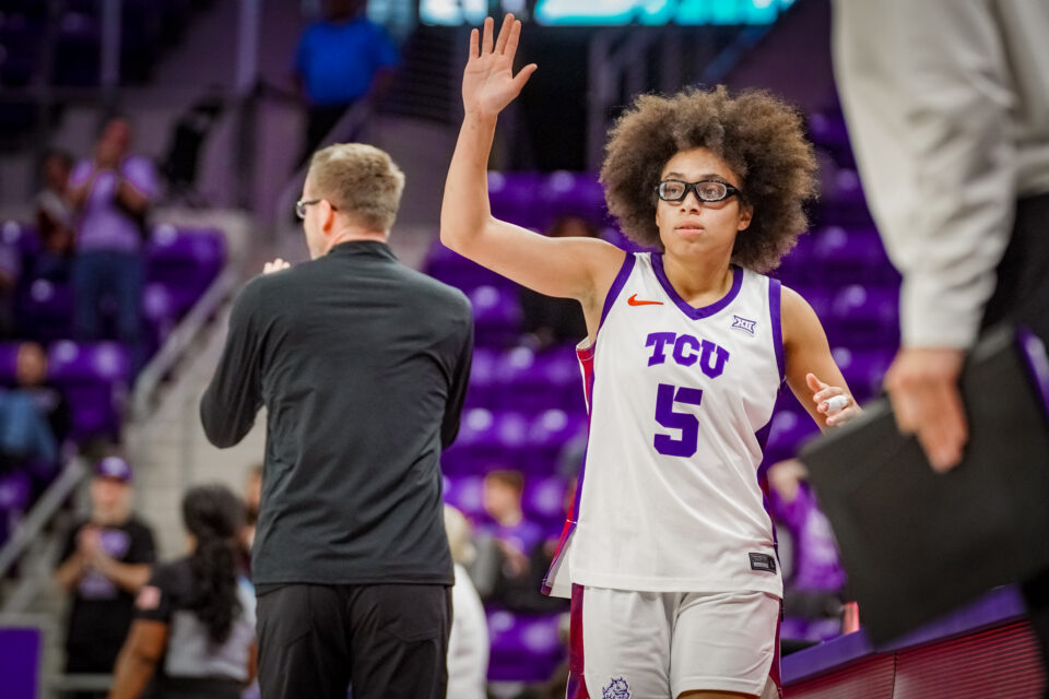 Photo By: D210SPORTS/Alexis Bernala