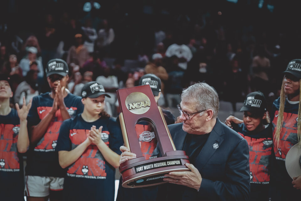 Photo By: D210SPORTS/Alexis Bernala