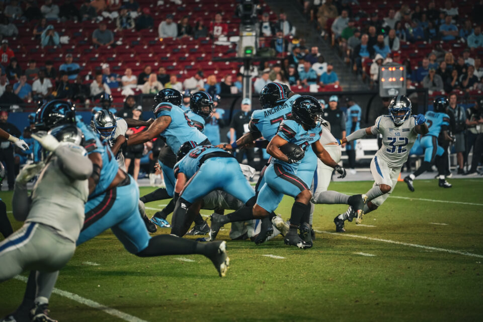 Photo By: D210SPORTS/Vernon Hadnot