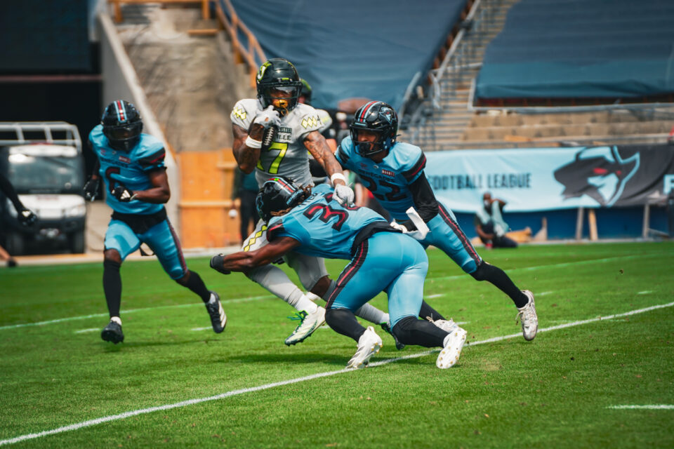 Photo By: D210SPORTS/Alexis Bernala