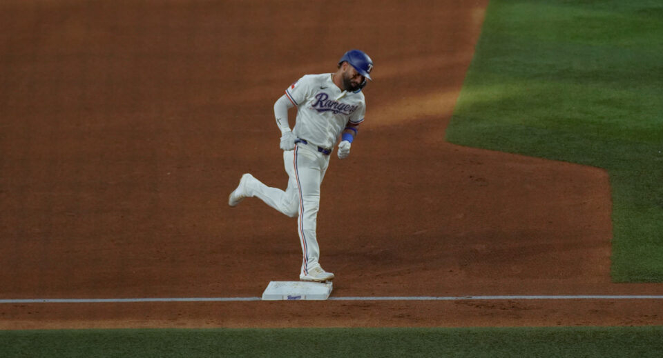 Photo By: D210SPORTS/Alexis Bernala