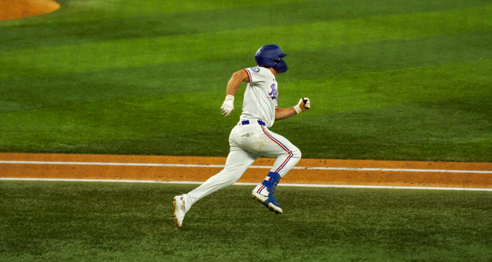 Photo By: D210SPORTS/Alexis Bernala