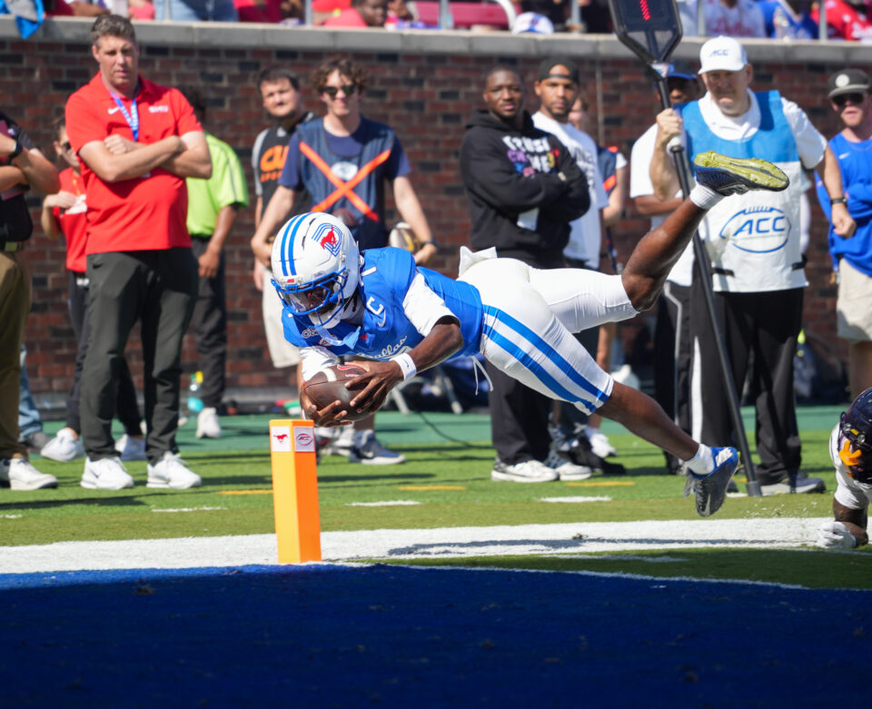 Photo By: D210SPORTS/Vernon Hadnot
